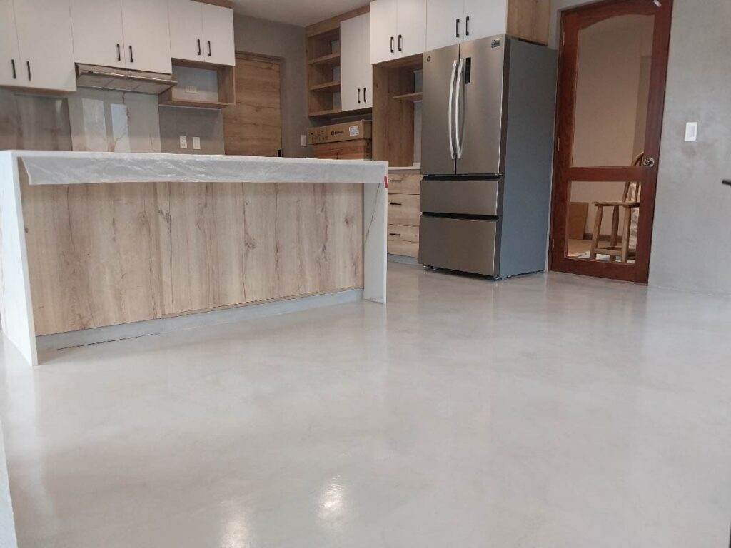 Transformación integral en cocina y baños con Ditta Flex: funcionalidad, estética y durabilidad en un solo proyecto