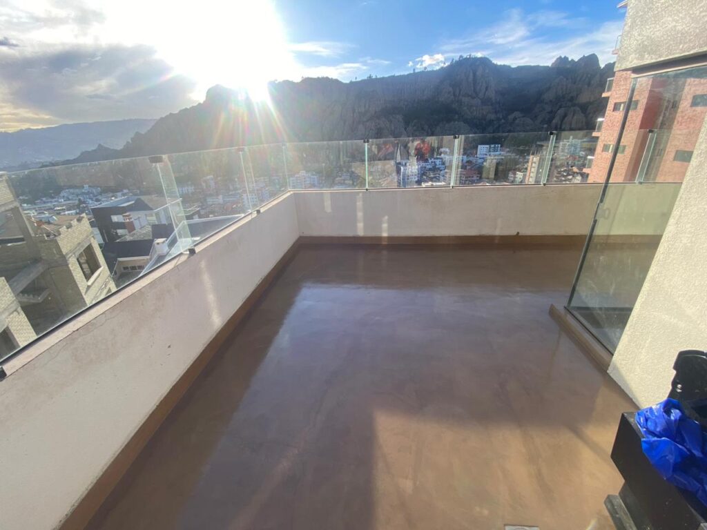 Renovación de sala y terraza en Lomas de Achumani con Ditta Flex